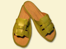 Výrobca papúč, obuvi, sandálov, papúč, drevákov, detskej obuvi, papúč z ovčej vlny, otepľovačov vlny