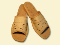 Výrobca papúč, obuvi, sandálov, papúč, drevákov, detskej obuvi, papúč z ovčej vlny, otepľovačov vlny