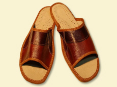 Výrobca papúč, obuvi, sandálov, papúč, drevákov, detskej obuvi, papúč z ovčej vlny, otepľovačov vlny