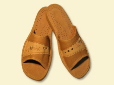 Výrobca papúč, obuvi, sandálov, papúč, drevákov, detskej obuvi, papúč z ovčej vlny, otepľovačov vlny