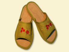 Výrobca papúč, obuvi, sandálov, papúč, drevákov, detskej obuvi, papúč z ovčej vlny, otepľovačov vlny