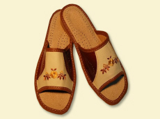 Výrobca papúč, obuvi, sandálov, papúč, drevákov, detskej obuvi, papúč z ovčej vlny, otepľovačov vlny