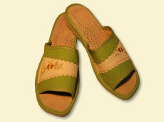 Výrobca papúč, obuvi, sandálov, papúč, drevákov, detskej obuvi, papúč z ovčej vlny, otepľovačov vlny