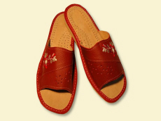 Výrobca papúč, obuvi, sandálov, papúč, drevákov, detskej obuvi, papúč z ovčej vlny, otepľovačov vlny