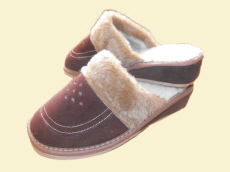 Výrobca papúč, obuvi, sandálov, papúč, drevákov, detskej obuvi, papúč z ovčej vlny, otepľovačov vlny