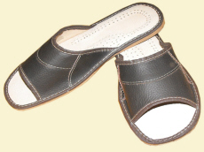 Výrobca papúč, obuvi, sandálov, papúč, drevákov, detskej obuvi, papúč z ovčej vlny, otepľovačov vlny