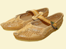 Výrobca papúč, obuvi, sandálov, papúč, drevákov, detskej obuvi, papúč z ovčej vlny, otepľovačov vlny